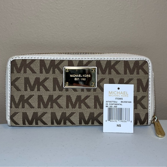 NWT Michael Kors Continental Wallet Signature Jacquard Beige Ebony Vanilla - Picture 1 of 9